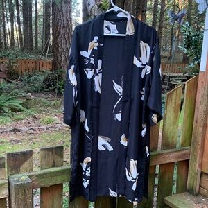 a new day Black and White Floral Kimono NWOT